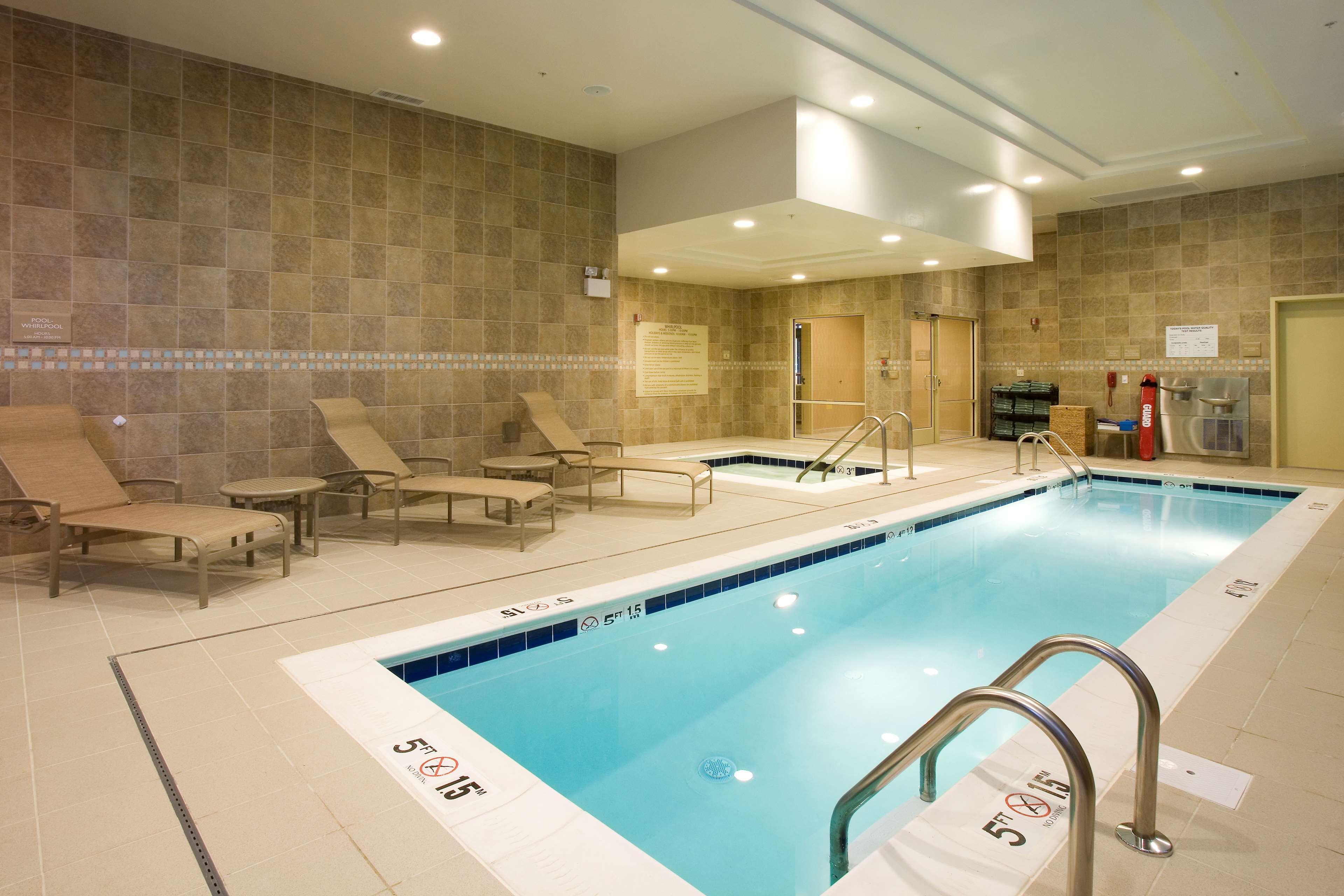 Hilton Garden Inn Shirlington Arlington Exterior photo