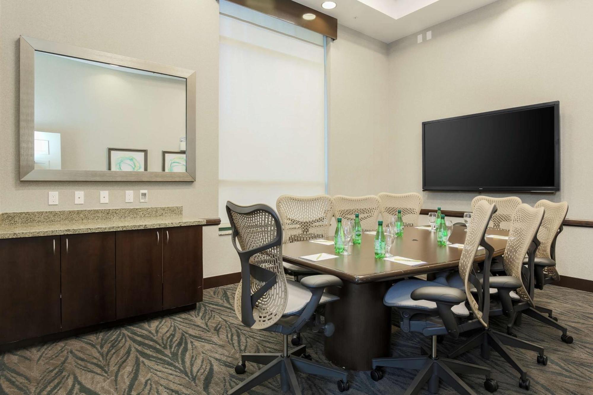 Hilton Garden Inn Shirlington Arlington Exterior photo