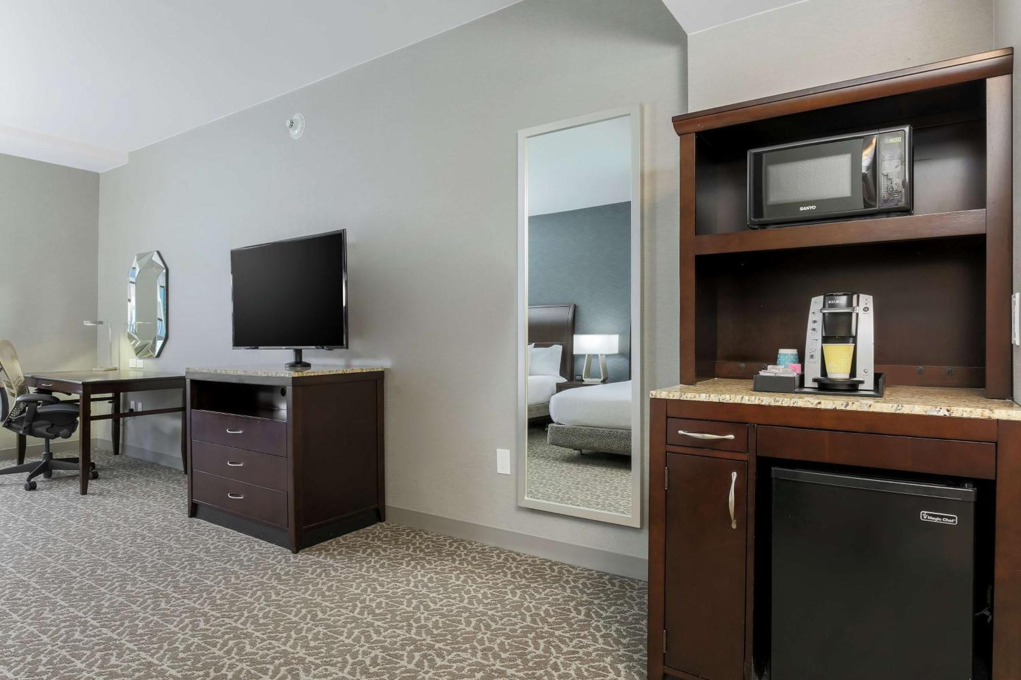 Hilton Garden Inn Shirlington Arlington Exterior photo