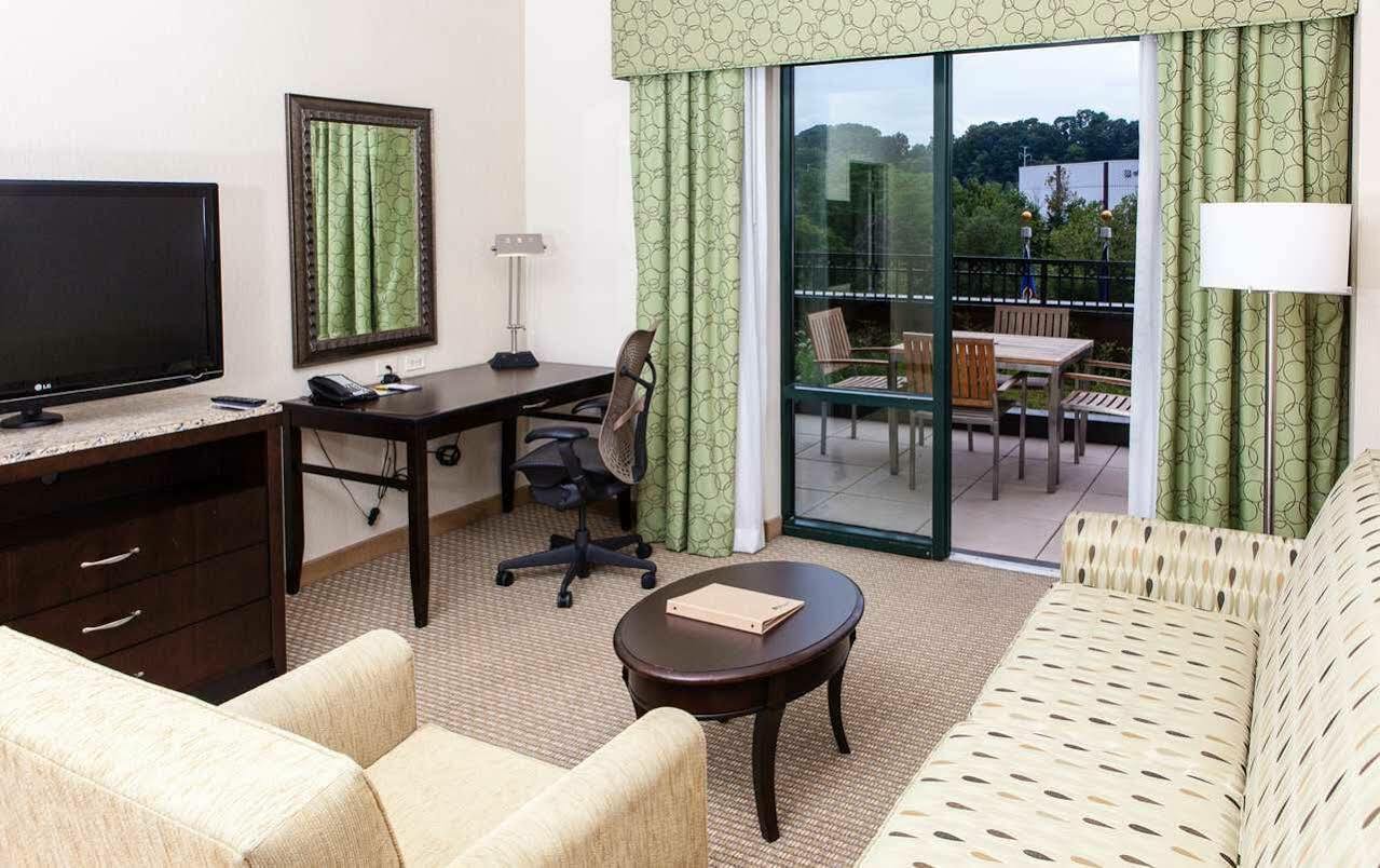 Hilton Garden Inn Shirlington Arlington Exterior photo
